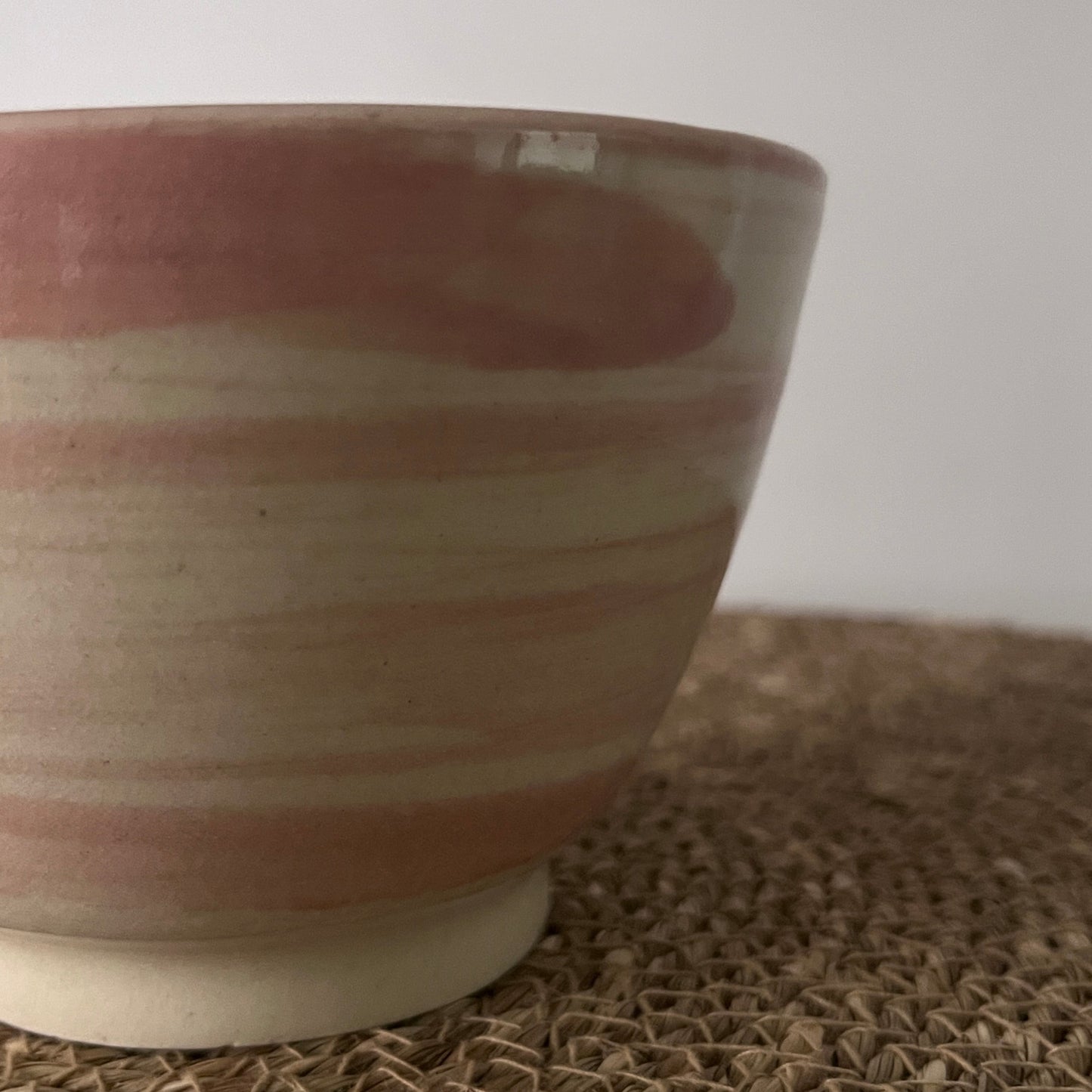 Round Bowl w/ Peach-Pink pattern