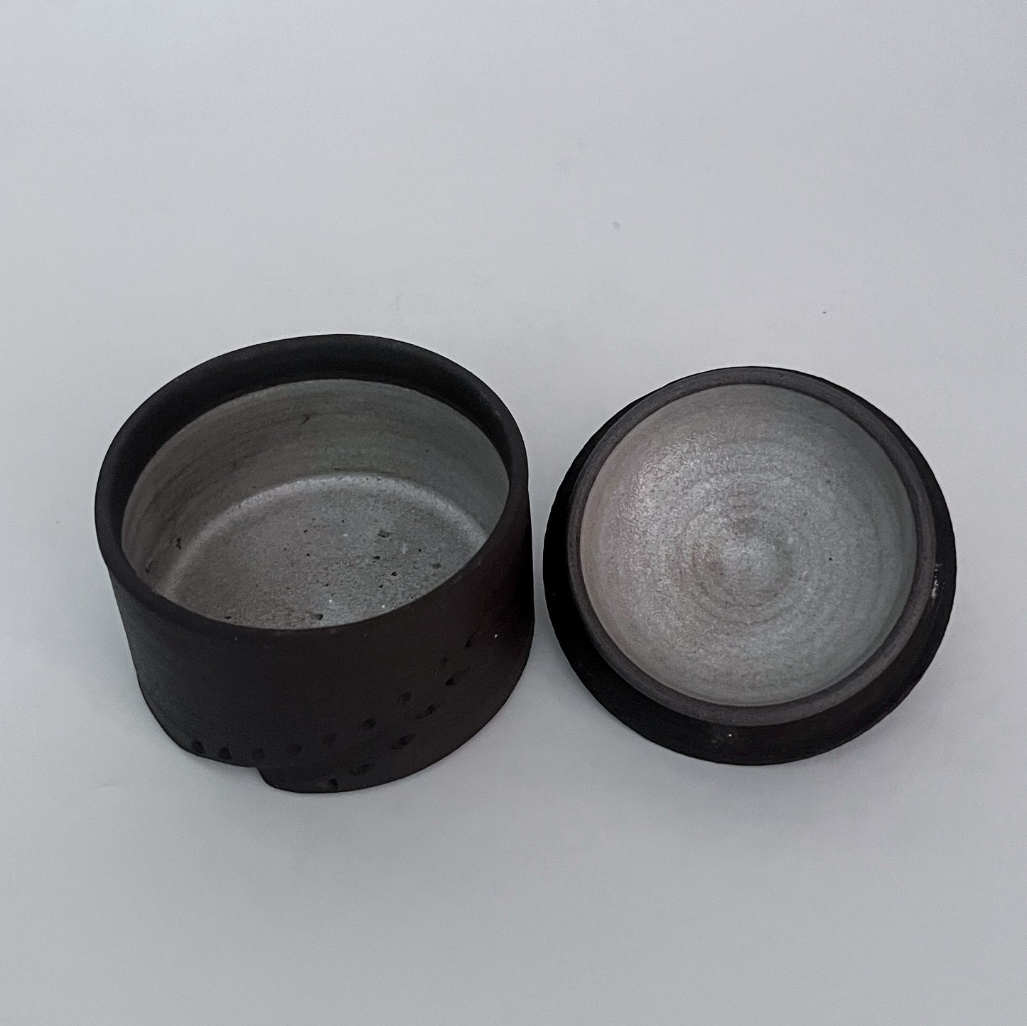 Jar (Cylinder - Wide) - Bare, Carved and White