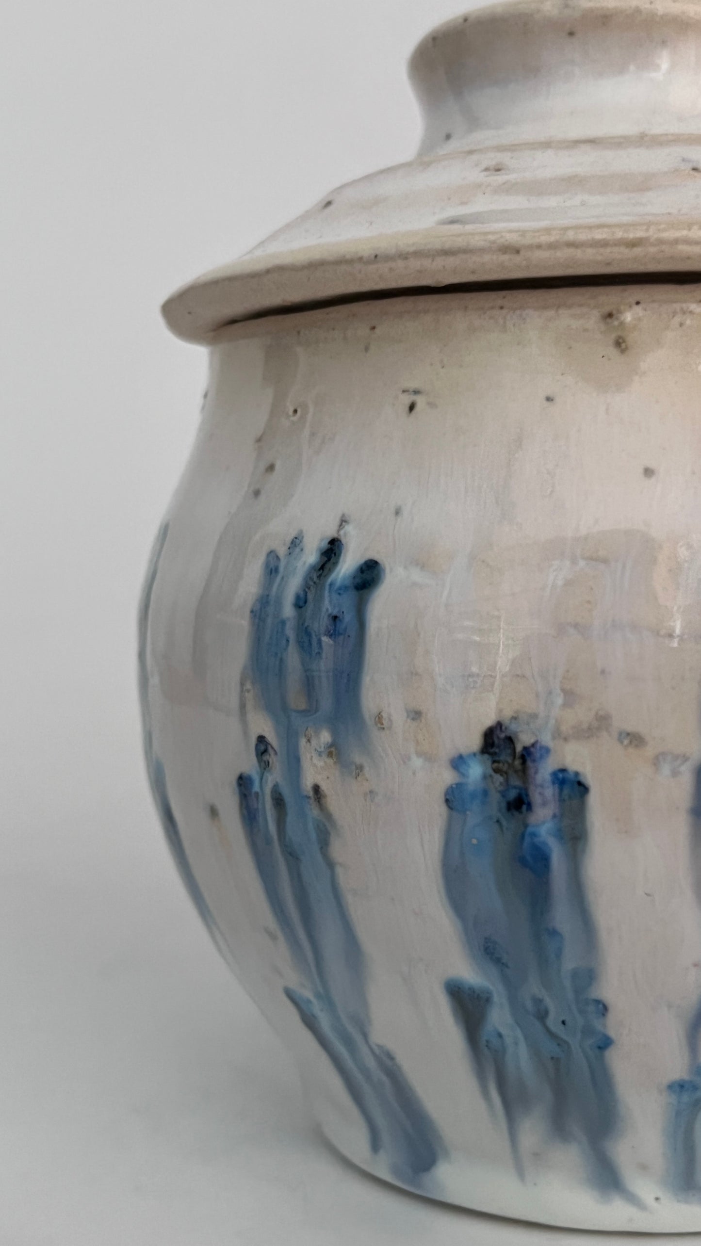 Jar (Round) w/ Floral Pattern - Blue and White