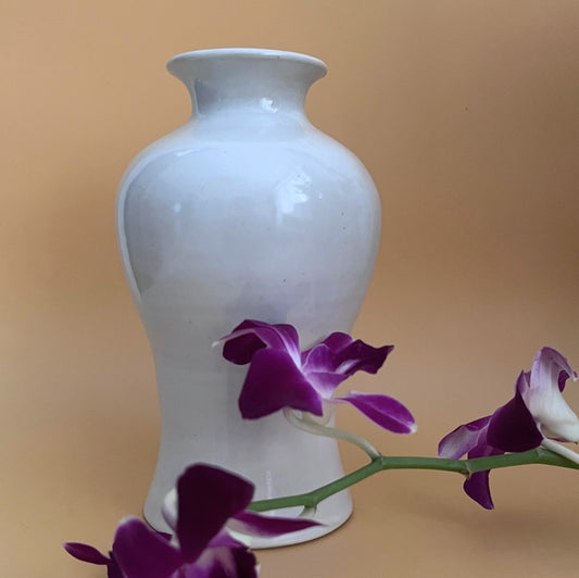 Glossy White Maebyong